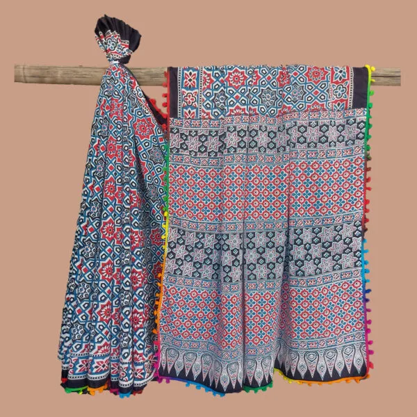 Printed Pure Cotton Mulmul Saree With PomPom Lace - Image 3